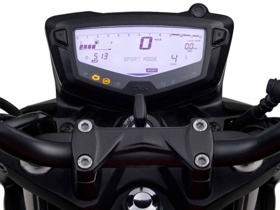 Farol em LED e carenagem dianteira Apache RTR 160